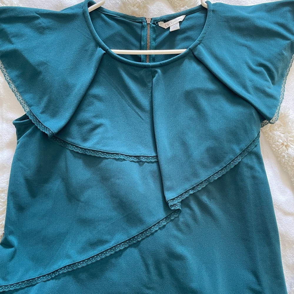 Women’s blouse size medium beautiful colour blue